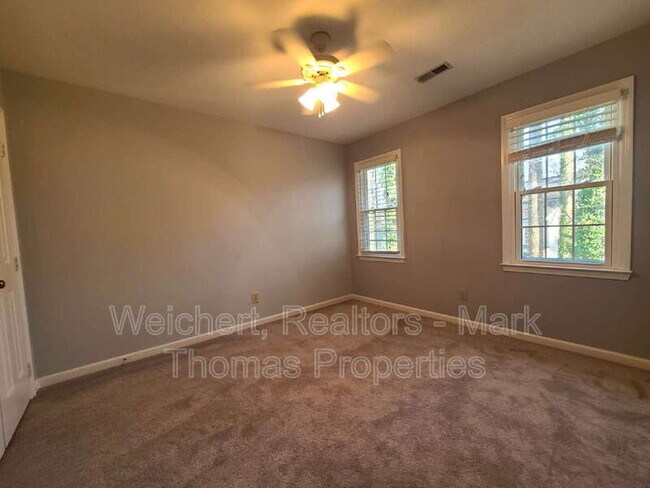 Building Photo - 110 Topsail Ct