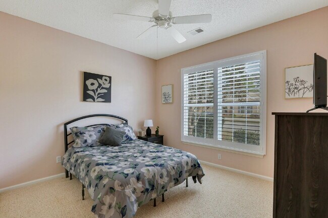Building Photo - "213 Landing Lane - Charming 2-Bed, 2-Bath...