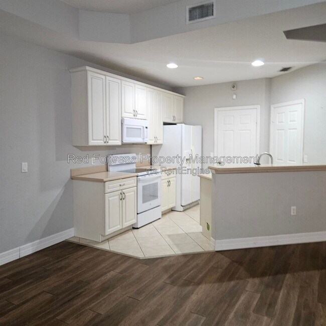 Building Photo - 16097 Via Solera Cir