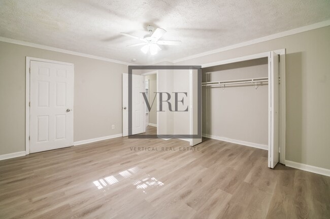 Building Photo - 4681 E Glen Ridge Cir