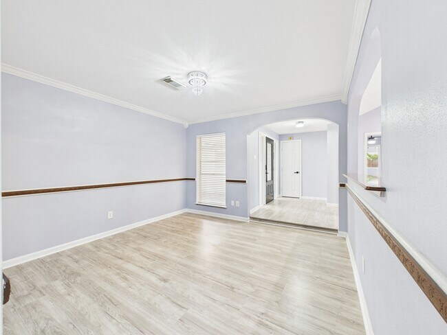 Building Photo - 10915 Sagedowne Ln