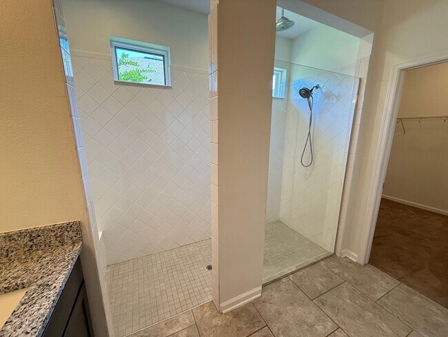 Building Photo - 4/3.5 Home in Gated Community