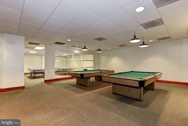 Building Photo - 203 Yoakum Pkwy