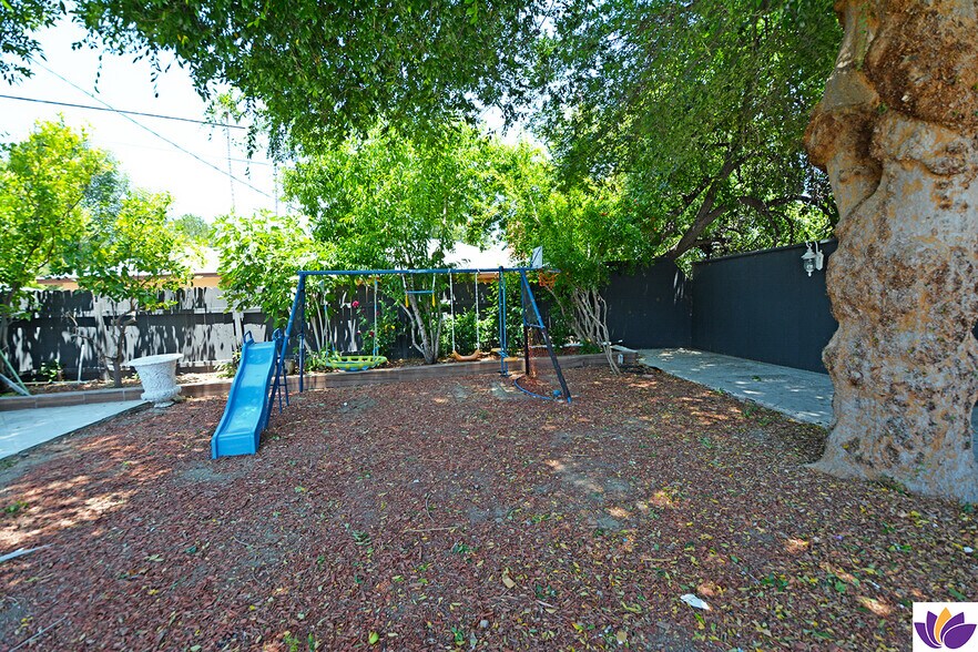 Building Photo - 23701 Bessemer St