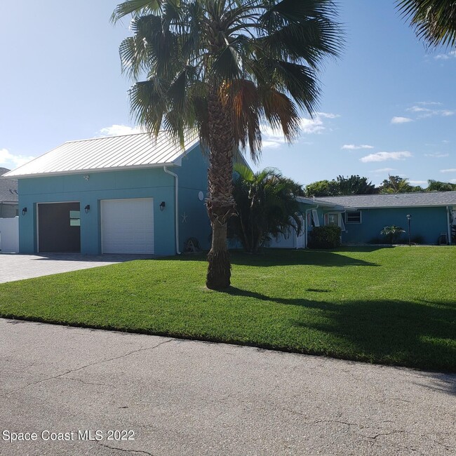 Building Photo - 1040 N Banana River Dr