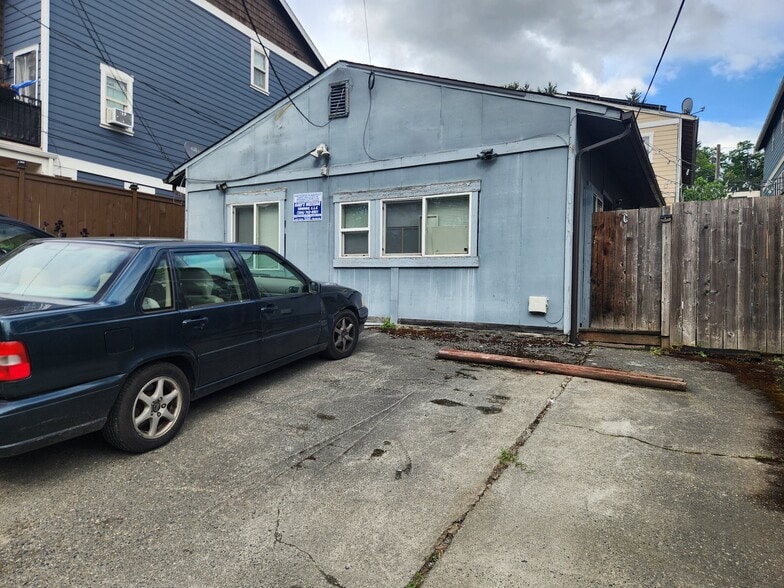 Building Photo - 4845 Delridge Wy SW