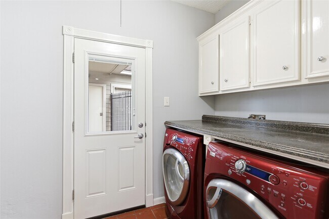 Building Photo - 11507 Del Monte Dr