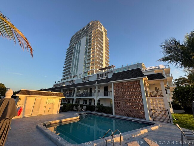 Building Photo - 4700 N Flagler Dr