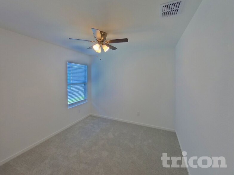 Building Photo - 803 Ponderosa Ln