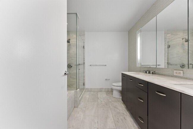 Building Photo - 2 2nd St