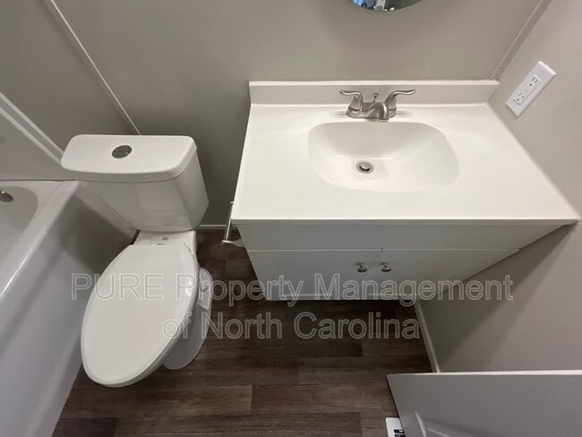 Building Photo - 318 Rankin Hill Rd