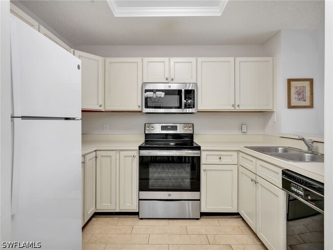Building Photo - 900 Arbor Lake Dr
