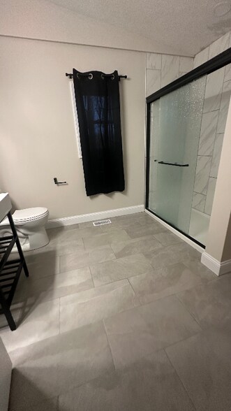 Building Photo - 603 Oakmont Dr