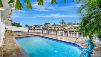 Building Photo - 1412 NE 53rd Ct