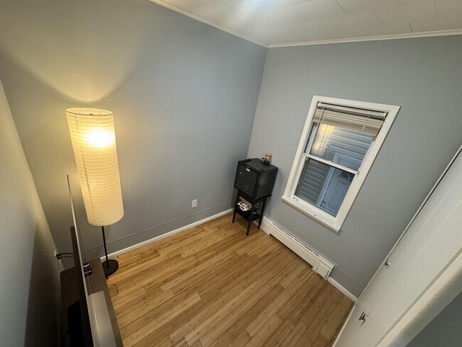 Building Photo - 460 Ave E