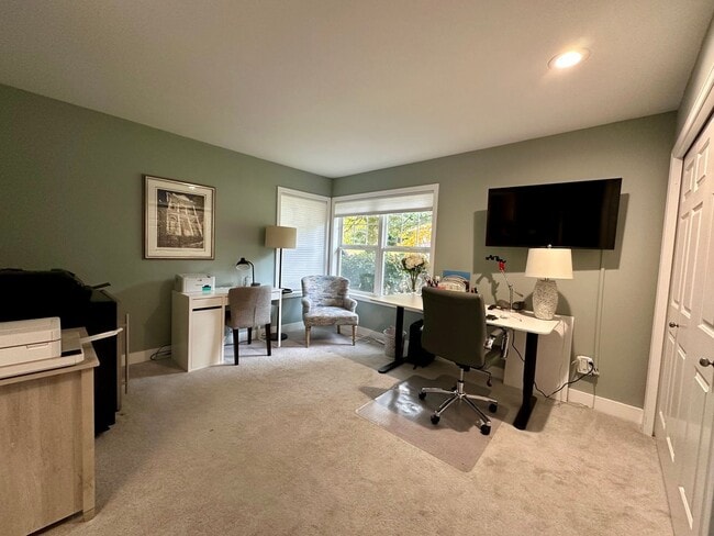 Building Photo - 9048 Gleneagle Dr