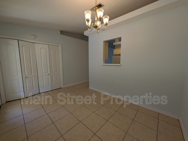 Building Photo - 3359 Greenbriar Circle