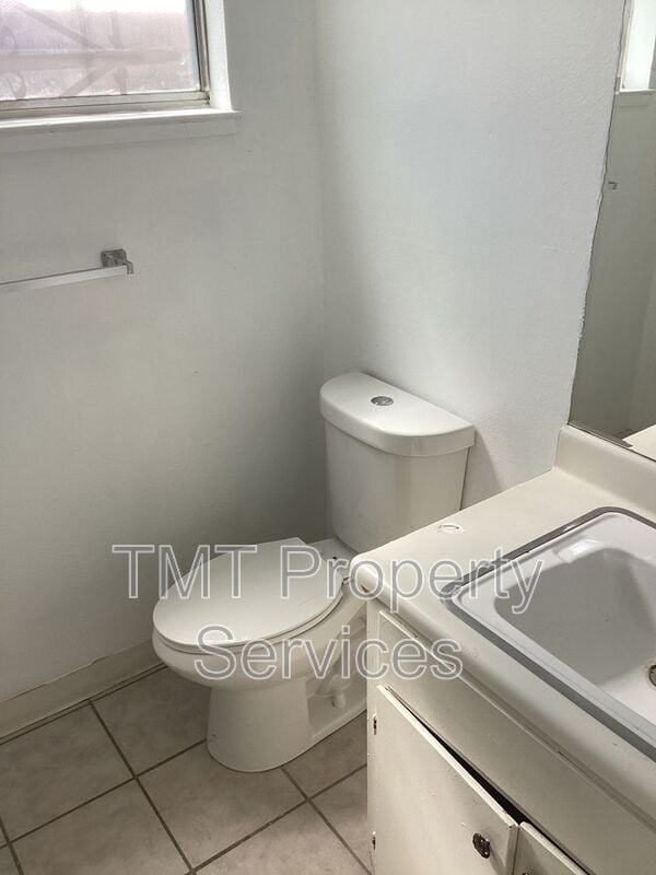 Building Photo - 8611 Acapulco Way