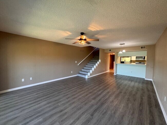 Building Photo - Beachside Retreat
