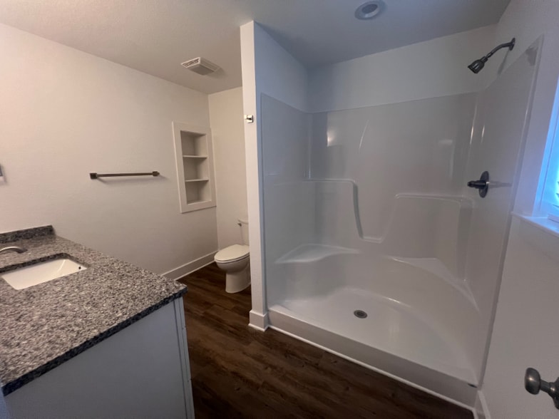 Building Photo - 304 Indian Dr