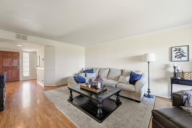 Building Photo - 3149 Camino Del Arco