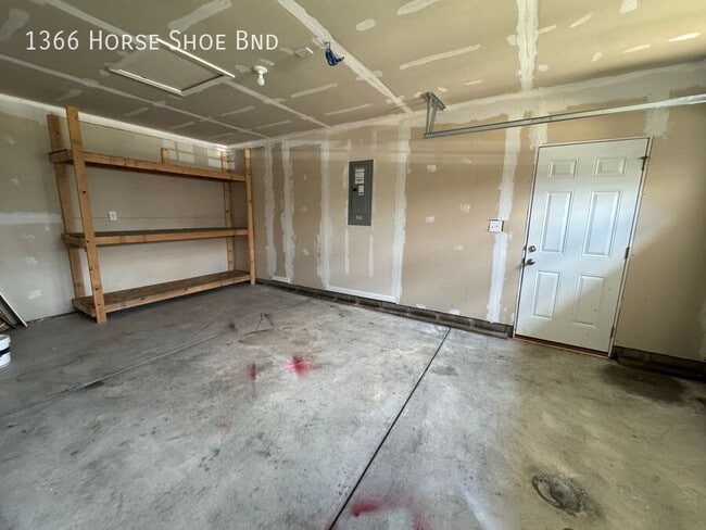 Building Photo - 1366 Horse Shoe Bnd