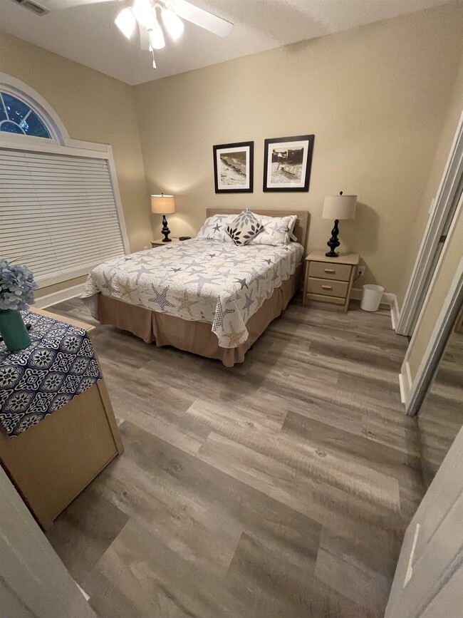 Building Photo - 702 Riverwalk Dr