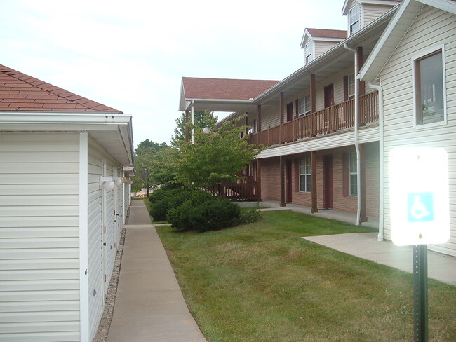 Apartment Complex - 2390 Wrens Dr S