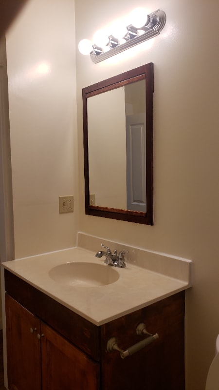 Building Photo - 753 Winchester Ave