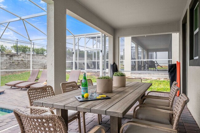 Building Photo - 9052 Sommerset Hills Dr