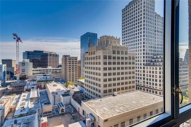 Building Photo - 710 Colorado St