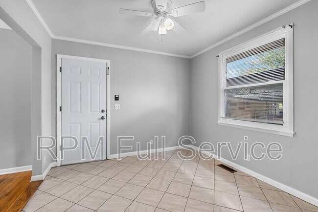 Building Photo - 465 Clearwater Dr