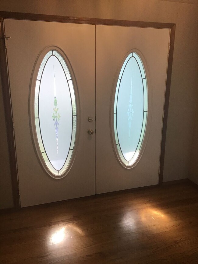 Building Photo - Quiet Peaceful 3 bedroom 2 bath Single Level home located in Central Point