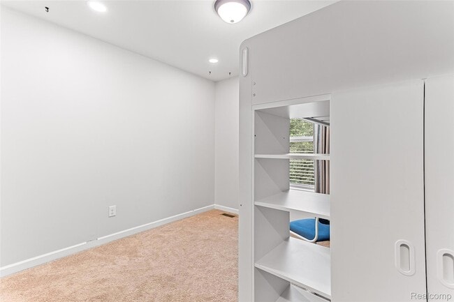 Building Photo - 32724 Laurelwood Ct