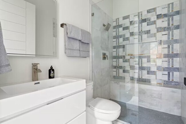 Building Photo - 2109 Barton Hills Dr