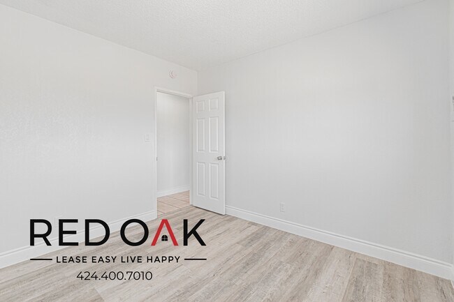 Building Photo - 1214 S Atlantic Dr