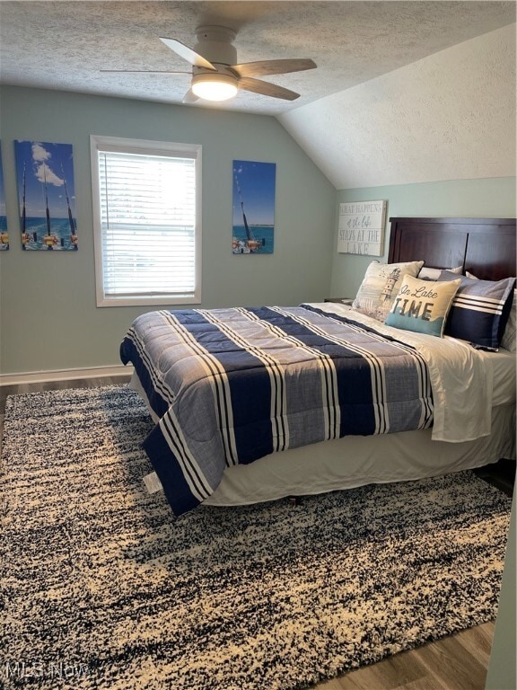 Building Photo - 2542 W 8th St