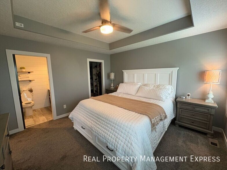 Building Photo - 5 Bedroom 3 Bathroom Home for Rent