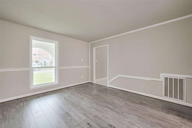 Building Photo - 203 Sevenhampton Ln