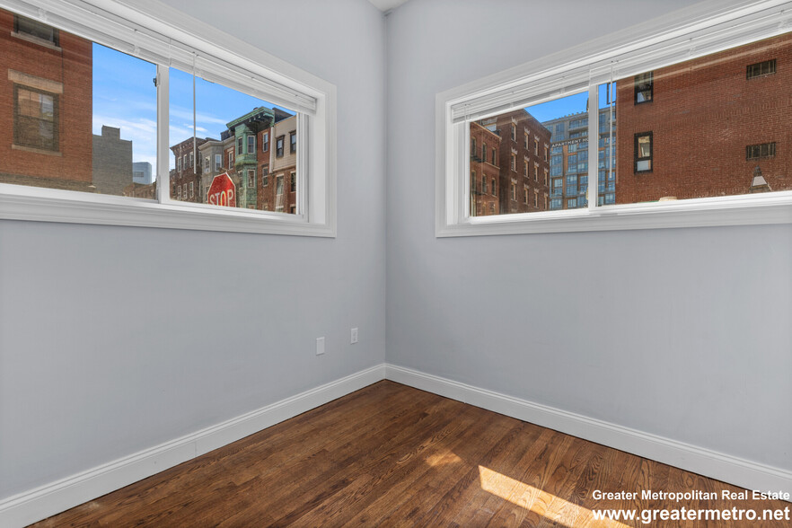 Building Photo - 109 Endicott St