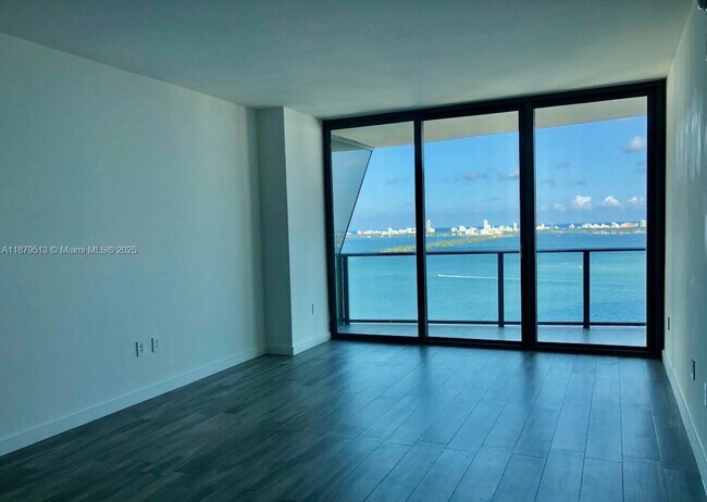 Building Photo - 460 NE 28th St