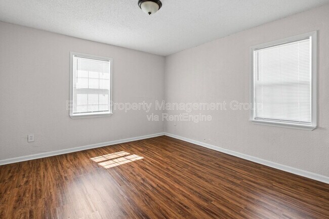 Building Photo - 1196 Aubra Rd