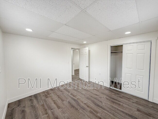 Building Photo - 1011 Claremont Dr