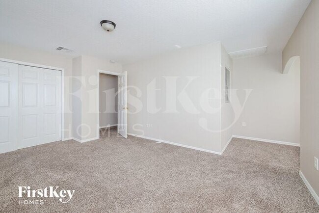 Building Photo - 1660 The Oaks Blvd