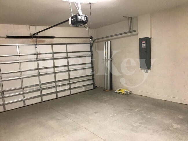 Building Photo - 217 NW 9th St