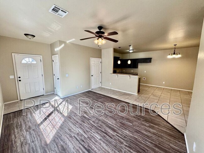 Building Photo - 151 Bison Ct Way