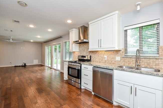Building Photo - 5815 Dryad Dr