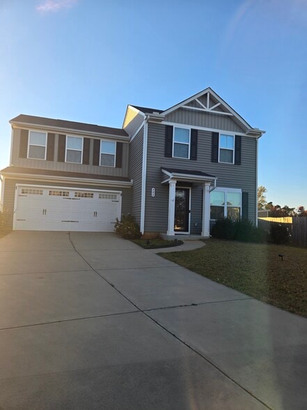 FRONT - 906 Hattie Ln