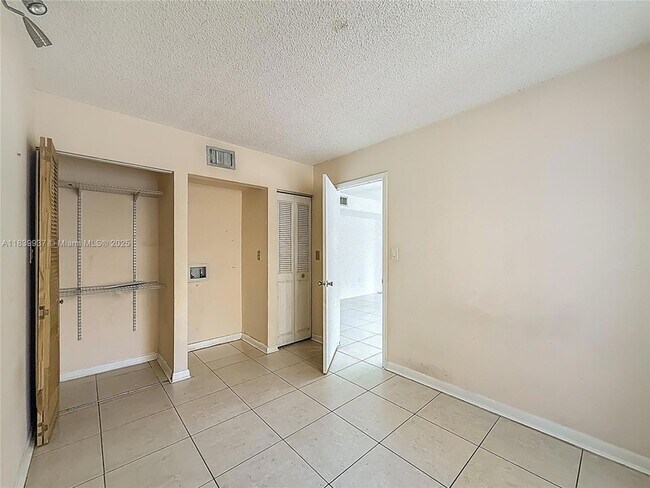 Building Photo - 8420 SW 133rd Avenue Rd