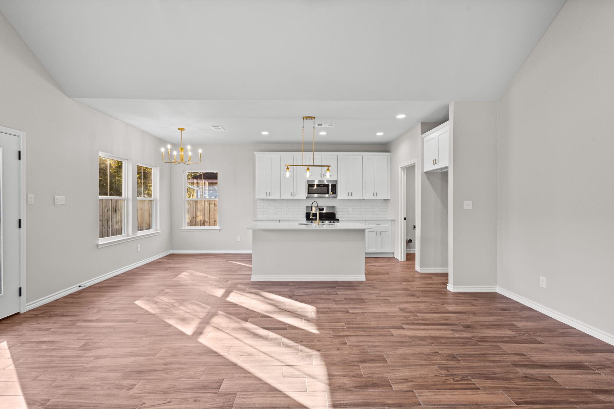 Building Photo - 195 Teal Dr